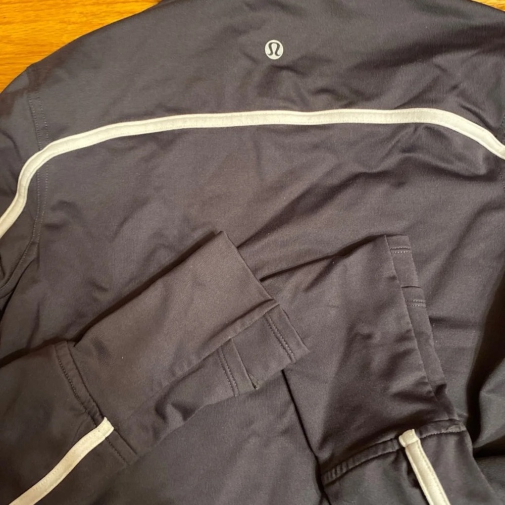 Lululemon Jacket - Picture 3 of 6